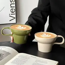 レトログリーンの陶器製ブレックファストカップ【シンプルデザイン・マグカップ・ミルク用】