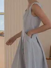 シンプルなデザインのフレアドレス【ボックス型ネック・ウエストリボン・大口ポケット】