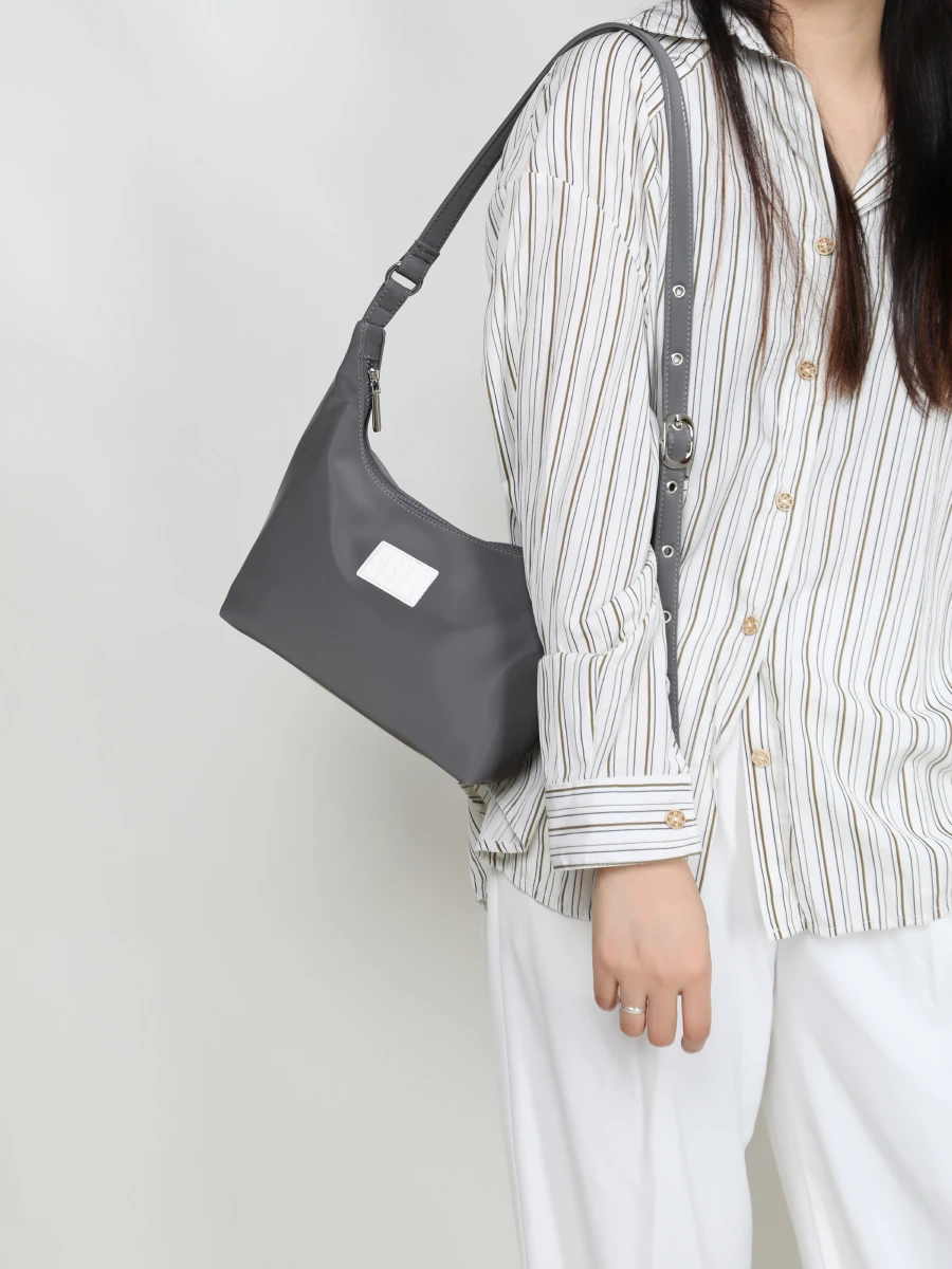 10万円以内のバッグで失敗しない選び方は？通勤・春夏に最適な軽いおしゃれなバッグの秘密
