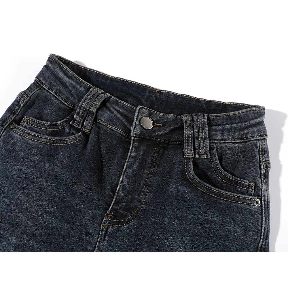 フレアデニムパンツ：ヴィンテージ風のスリムフィットハイウエスト長ズボンの実用性と特性