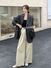 通勤に最適なグレーのスーツジャケット【ゆったりしたシルエット・エレガントデザイン】