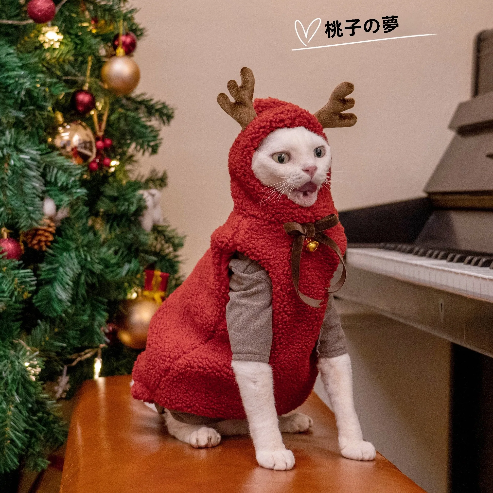 一人暮らしに適した猫の冬用あったかベスト【加厚保温・鹿デザイン】