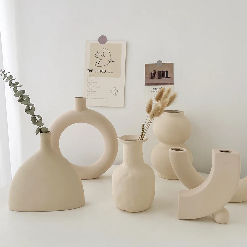 韓国インテリアを再現｜カフェ風部屋の作り方 - 陶器花瓶  のサイズとレイアウトガイド
