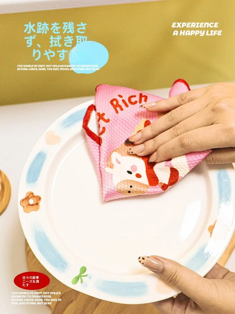窓拭きシートとセルロースふきん、どちらが本当の「掃除の幸せ」を届けるの？