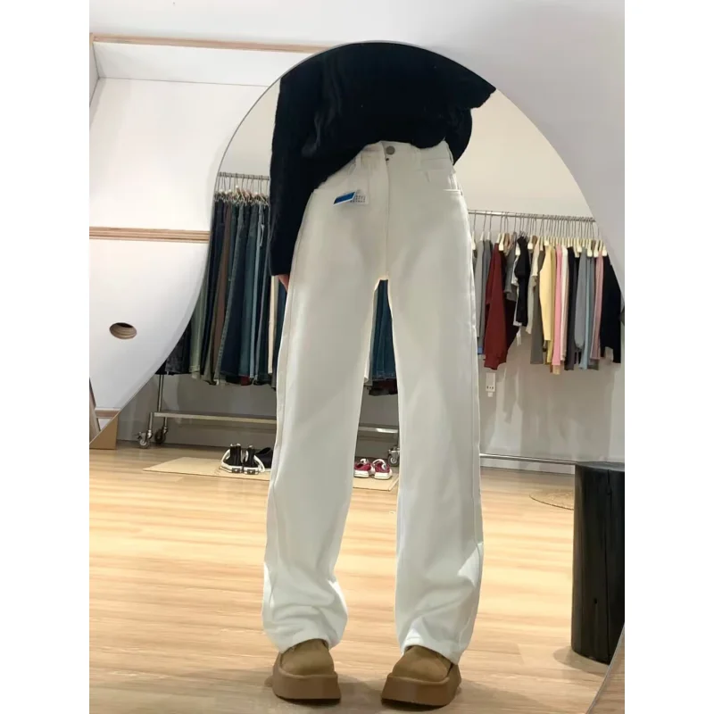 白色加绒デニムパンツ：ワイドレッグで四季通用の長身向けゆったりフィットスタイル