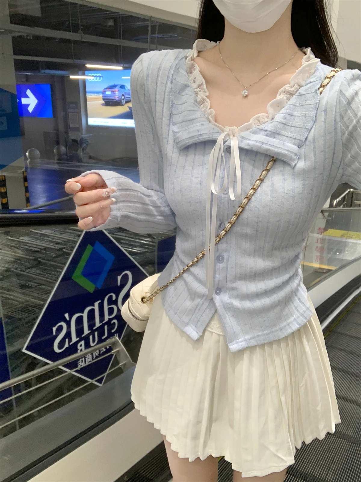 レースのブラウスを選ぶときに迷うのは、本当にどんなポイントか？
