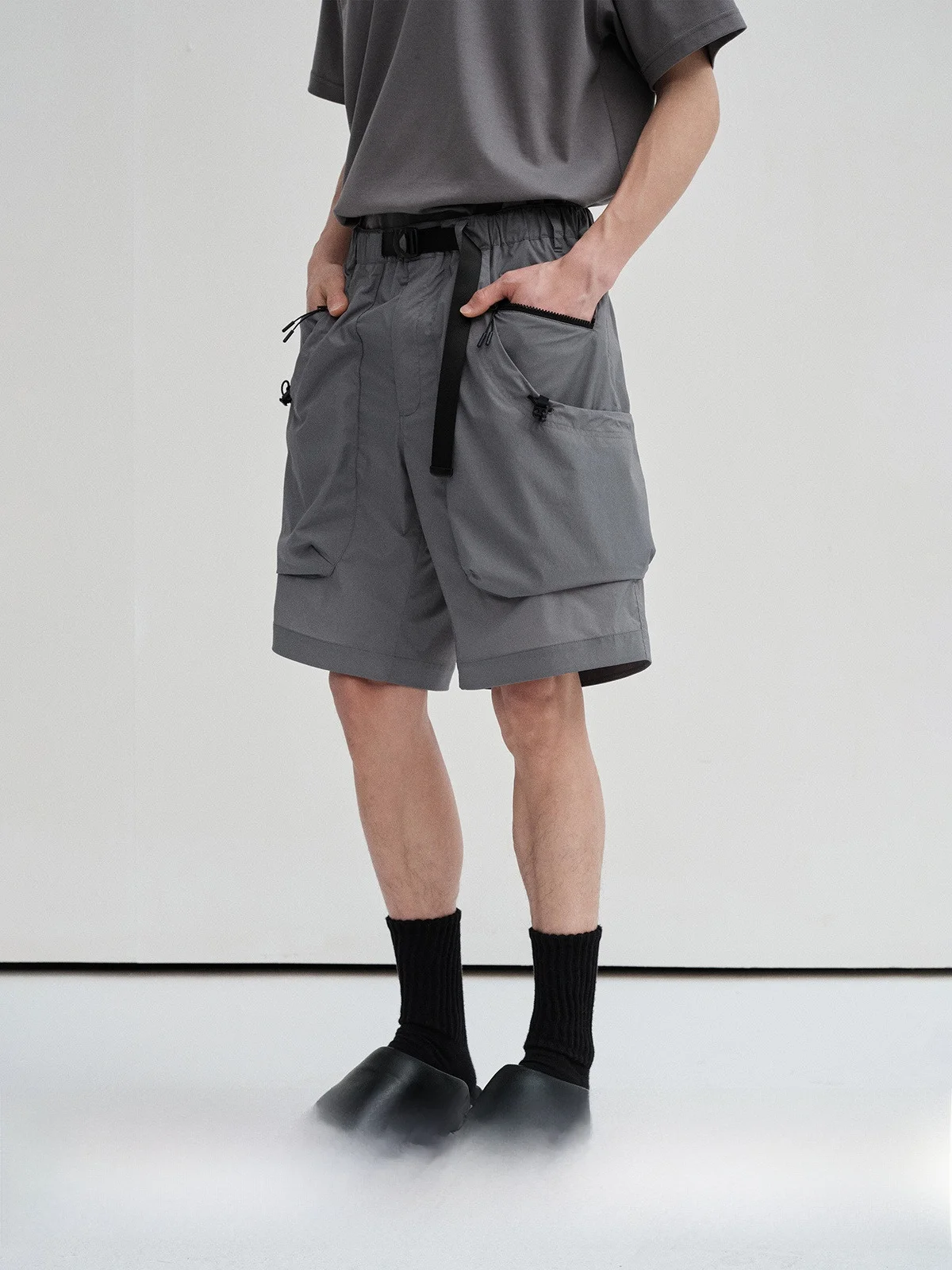 デタッチャブルパンツとは？NANSの超軽量エラスティックナイロンパンツが解決する実用性と通気性