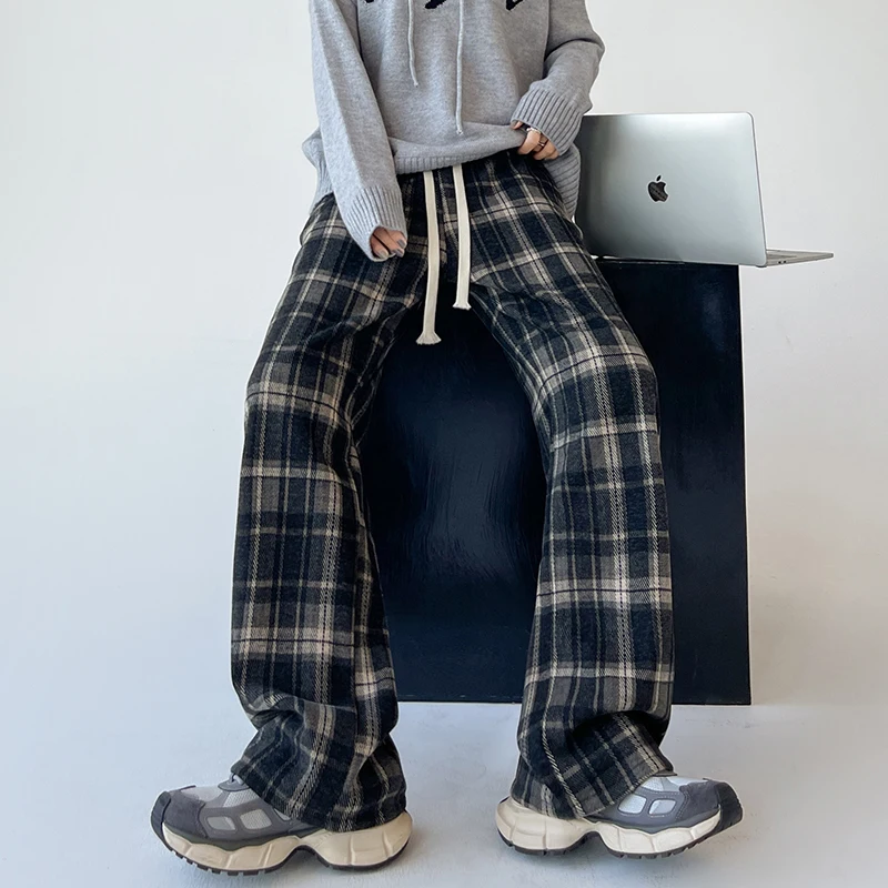 ヴィンテージチェックフレアパンツ：秋冬に合う裏起毛直筒スタイルの実用性とコーデガイド