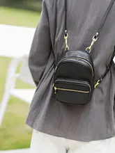 秋の新作レトロデザインの斜め掛け本革ミニバックパック【柔らかな牛革・シンプルカラー】