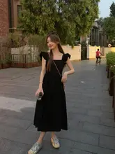 黒のフリルスリーブオフショルダーワンピース【Aライン・ウエストシャーリング・小柄向け】