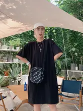 ゆったりとした膝下丈のTシャツワンピース【コットン・カジュアルスタイル・夏用】