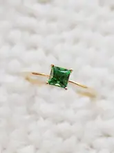 18K金 エメラルドカットのリング【女性用・純銀・高級感あふれるデザイン・贈り物に最適】