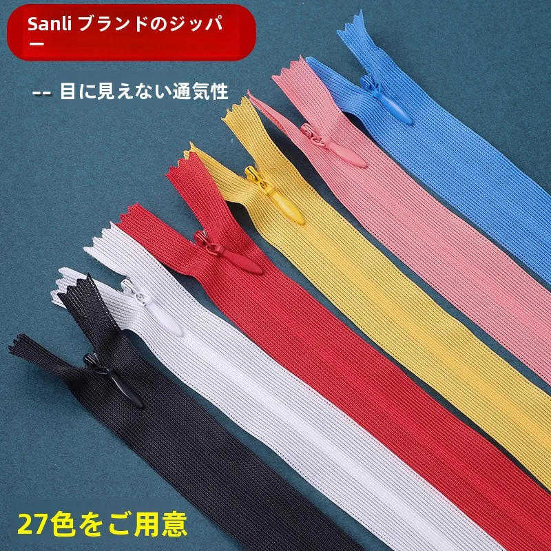 隠しファスナー付きレースドレス：30cm長さの透湿チュニックデザインが実用性をどう支えるか