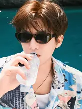 夏のビーチに最適！猫眼型偏光サングラス【男女兼用・トレンドカラー・グリーン】