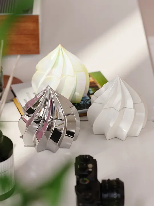 クリーム型デスク収納ボックス【陶器製・インテリア装飾用】