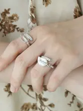 葉影デザインの白水晶リング【純銀製・高級感あるオリジナルデザイン】