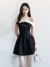 華やかなデザインのワンショルダープリンセスドレス【リゾートスタイル・フレアスカート・カラーブロック】