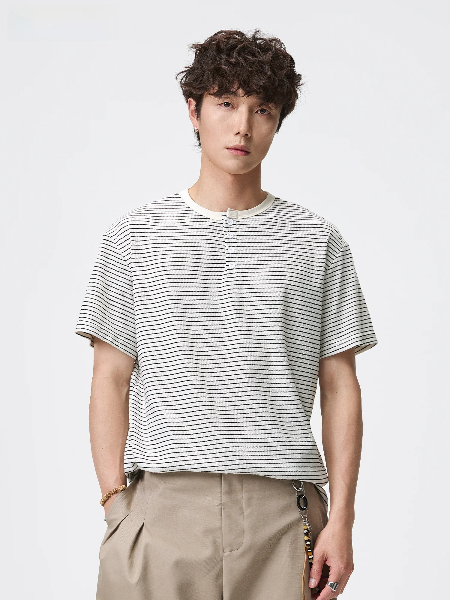 ストライプ柄 メンズTシャツはどう選ぶ？フィット感とデザインのバランスが鍵
