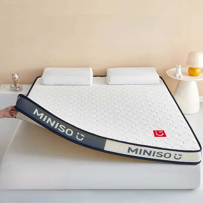 お昼寝マットを選ぶべき理由は？じゅうたんマットとエアーマットの違いを知れば、スリーピングマットの選び方もわかる！