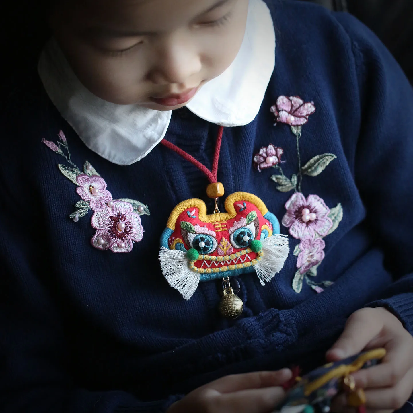 虎平安の刺繍クラフトキット：フェルト手芸で作る国風デザインのオリジナルギフト