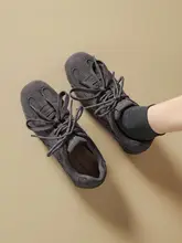 カジュアルスタイルに最適！内増高デザインの復古スポーツシューズ【軽量・女性用】