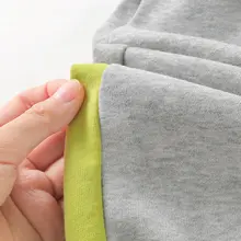 男児用スポーツパンツ【春秋用・快適な伸縮性・ロゴデザイン】