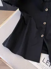 黒いVネック短袖シャツ【女性用・オシャレなデザイン・独特なスタイル】