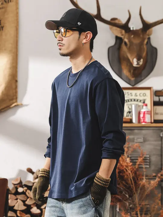 アメリカンレトロの重厚感ある長袖Tシャツ【コットン・春用・ゆったりフィット】