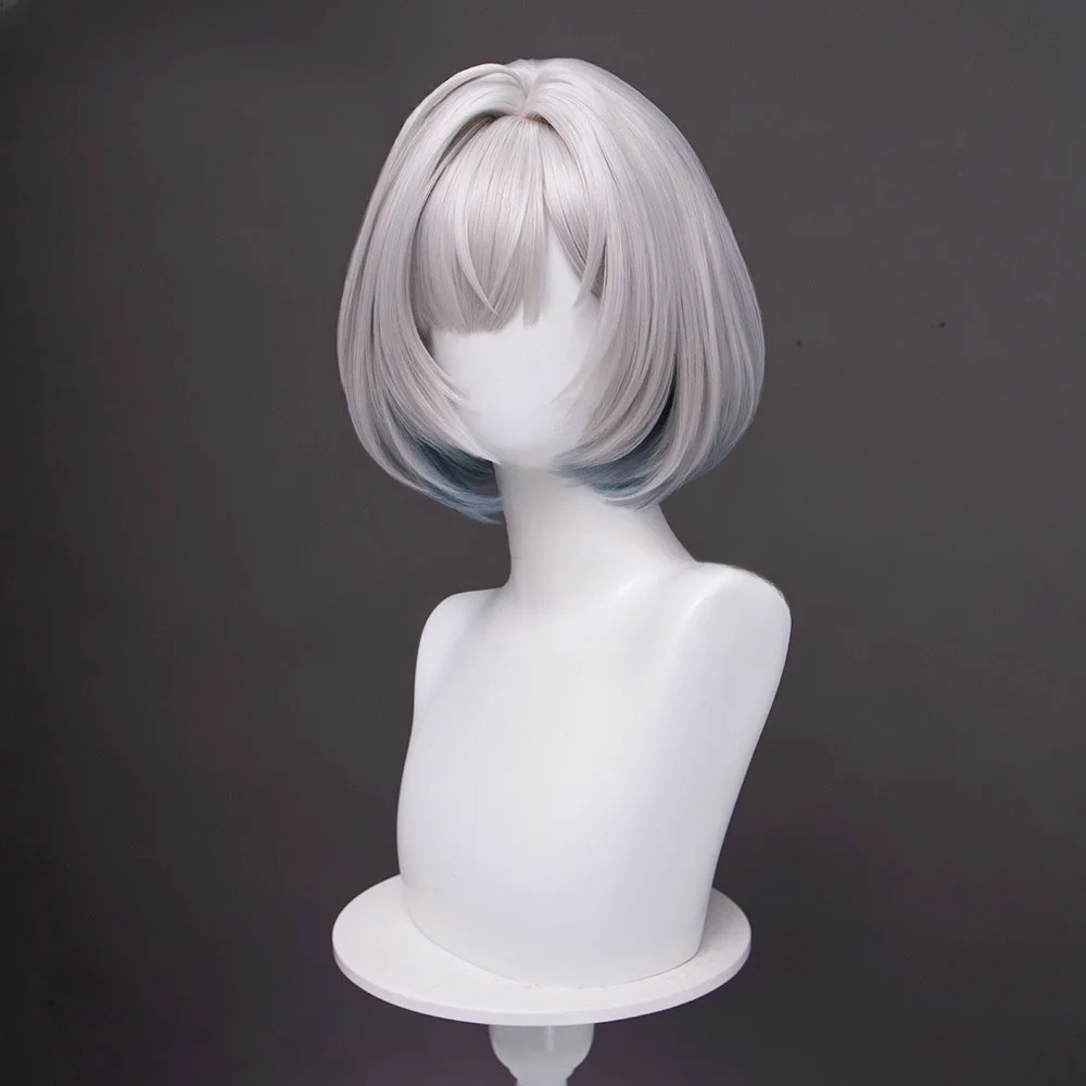 ショートヘアのトレンドが2026年も続くなら、白髪ぼかしアッシュグレーと簡単アップスタイルでどうやって年齢を感じさせないか？