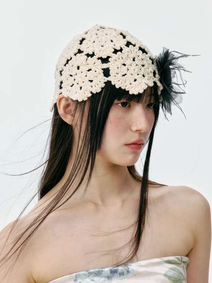春夏秋にぴったり！リーフデザインのクロシェニットキャップ【透かし編み・カジュアルスタイル】
