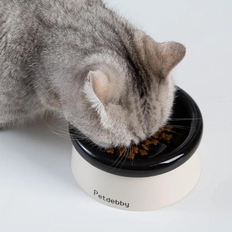 ミルキーセラミック猫ボウル：背の高い脚と大口径の首の保護が実現する高さ設計