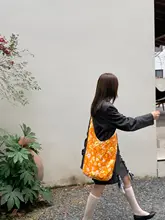 華やかな花柄コットンショルダーバッグ【カジュアル・結びデザイン・斜め掛け対応】