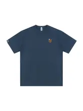 シンプルロゴ刺繍デザインのヴィンテージ風丸首Tシャツ【白・ネイビー・半袖】