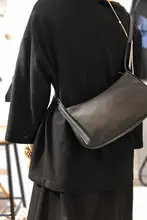 シンプルで使いやすい！レザー製ショルダーバッグ【ファッション・クラシックデザイン】