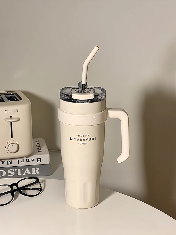 ストロー付きステンレスマグ：900ml～1100mlの大容量保温カップの実用性と使い方