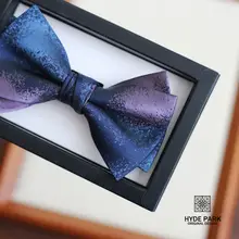 ブルーとパープルの幻彩デザイン！エレガントな結婚式用ボウタイ【英国スタイル・ギフトボックス付き】