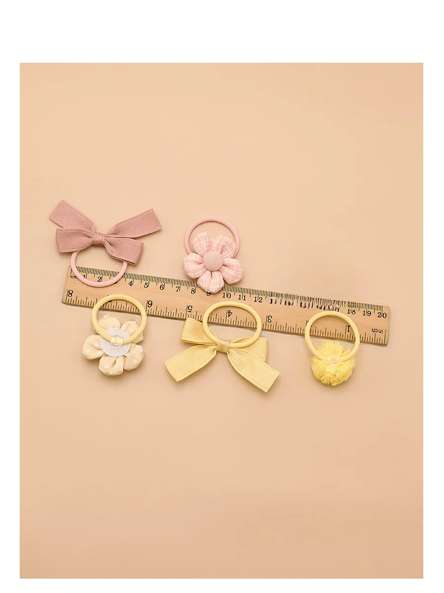 2歳の誕生日プレゼントに何がおすすめ？かわいいリボンヘアゴムで子どもの笑顔を届けよう