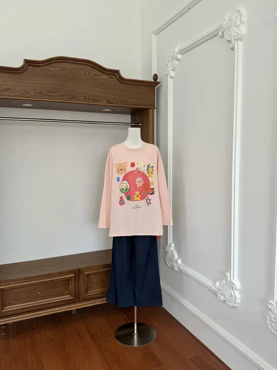 かわいいプリントのピンク長袖Tシャツ【ゆったりフィット・カジュアルスタイル】