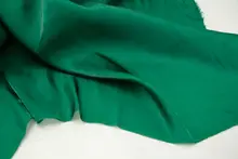 薄手の光沢感ある翡翠色サテン生地【シャツ・漢服用】