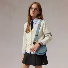おしゃれなデザイン！女の子用ワンショルダーバッグ【春秋向け・レトロ学院風・バッジ付き】