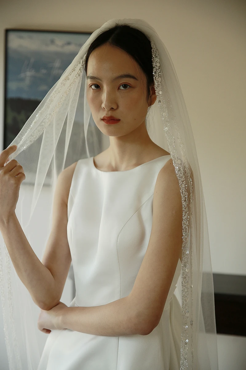 豪華なビーズ付きロングヴェール：結婚式・フォトシューティングでの実用性と選定基準