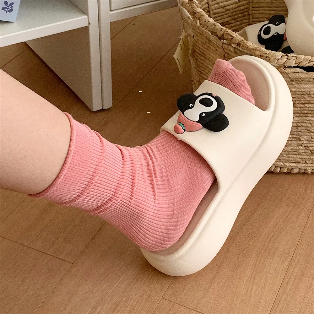 細ストラップのレディースサンダル：サイズ感とかかとについての実測ガイド