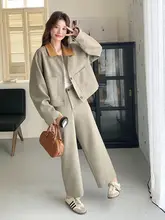 春秋にぴったり！グレーのオーバーサイズトップスとワイドパンツ【高級感あふれるスタイル】（セットアップ対応）