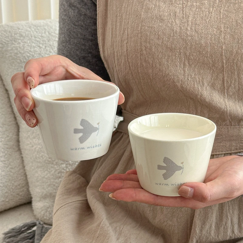 文芸的で清新なデザインの鳥モチーフ陶器カップ【コーヒー・ミルク・家庭用・カップル向け】