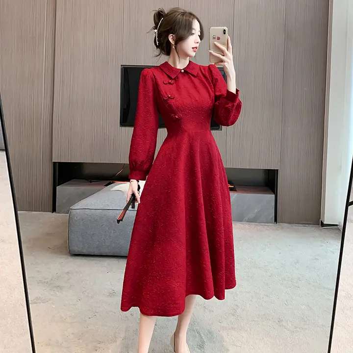 洗練されたデザインの秋季用中華風ワンピース【酒紅色・ウエストシェイプ・宴会用】
