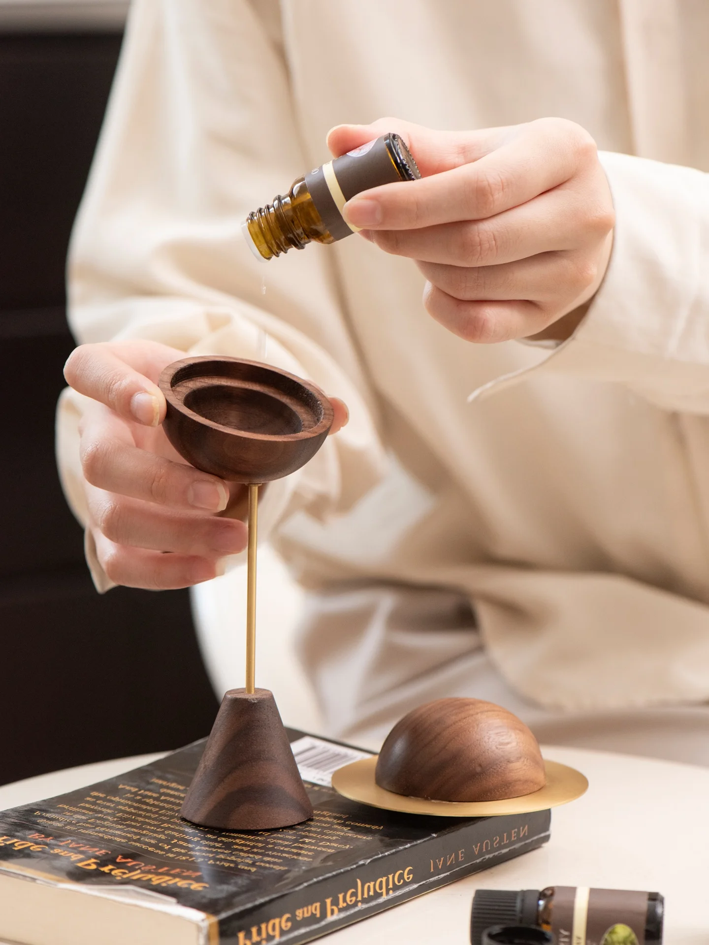 おしゃれな社長デスクを選ぶべき理由は？実は「飾り」が鍵を握っている
