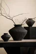 黒い陶器の花瓶 手作り 生け花 茶室 書斎 レトロ おしゃれ 禅の雰囲気