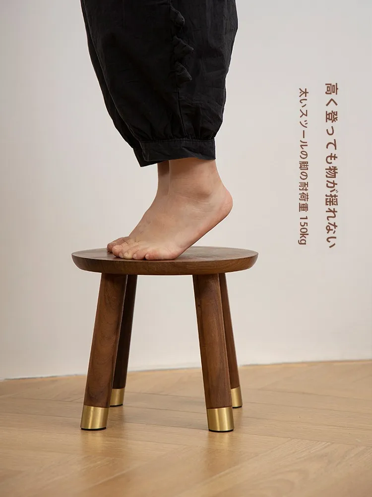 小さな子どもがいる家庭で「角が丸い家具保護グッズ」を選ぶべき理由は？
