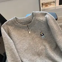 小熊刺繍入りニットカーディガン【ダブルジッパー・ソフトタッチ・レディース】