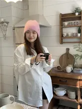 シンプルで着回し自在な白シャツ【秋用・ゆったりシルエット・中丈】